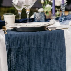 CHEMIN DE TABLE GAZE DE COTON 30CMX3M BLEU MARINE
