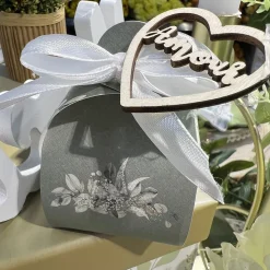 48 CONFETTIS BOIS COEUR AMOUR 2-4CM NATUREL