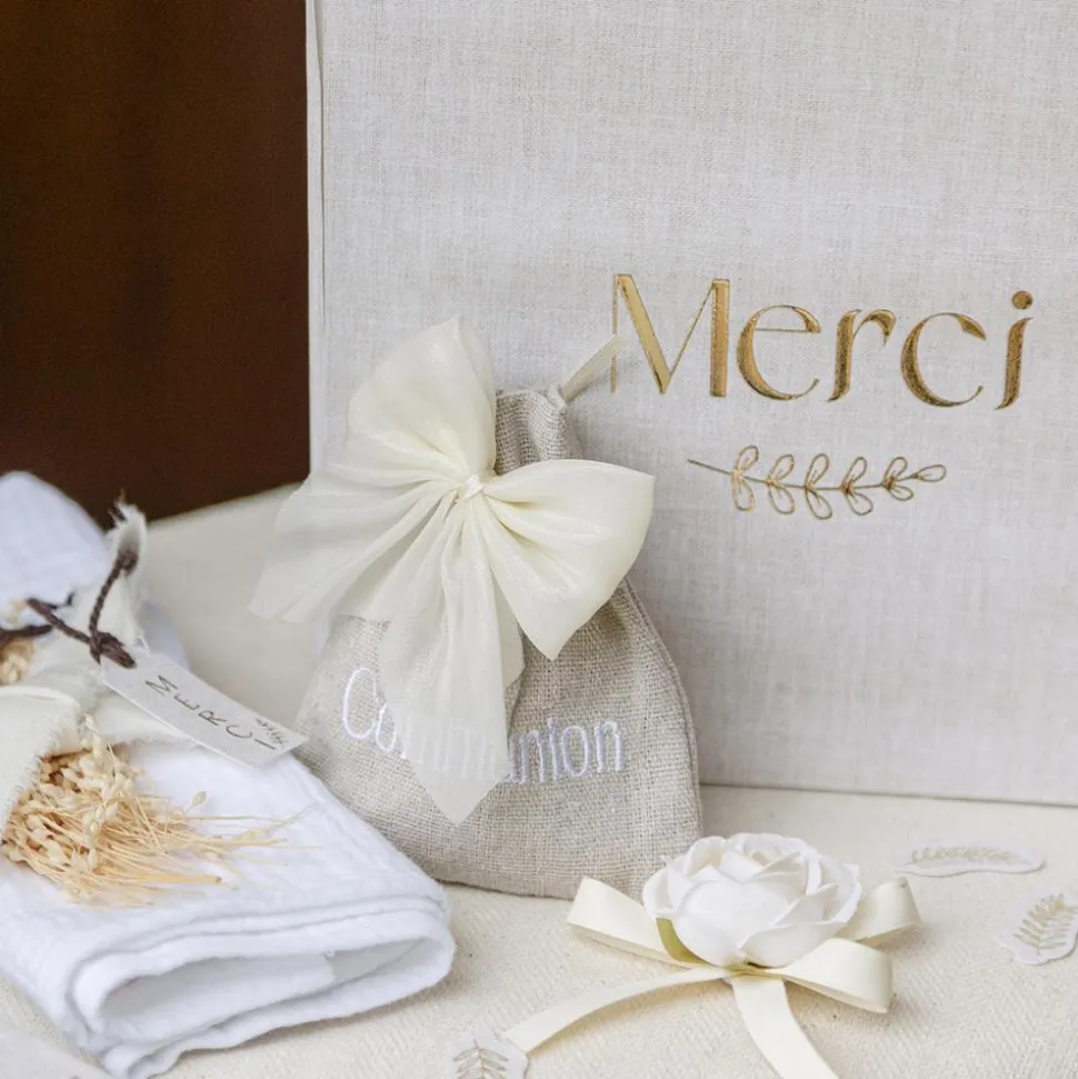 100 CONFETTIS CARTON COMMUNION 3.5-5CM LIN