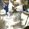 20 CONFETTIS DE TABLE CROIX BOIS 1.4CM OR ET BLANC