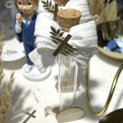 20 CONFETTIS DE TABLE CROIX BOIS 1.4CM OR ET BLANC