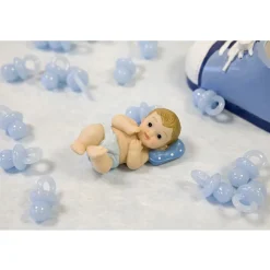 FIGURINE BÉBÉ ALLONGÉ RÉSINE 5CM BLEU