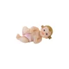 FIGURINE RÉSINE BÉBÉ FILLE ALLONGÉ 2.5X5CM ROSE