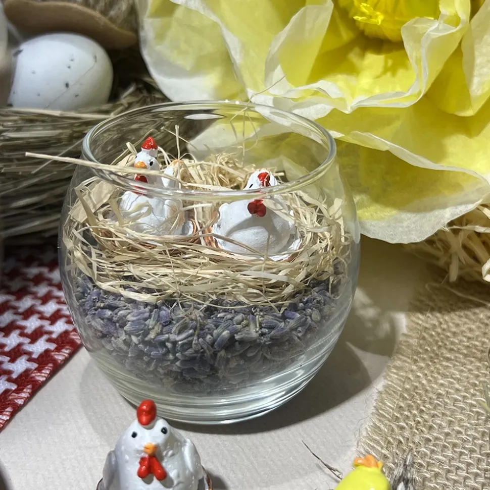 3 POULES RÉSINE DANS NID PAILLE 3.8CM BLANC