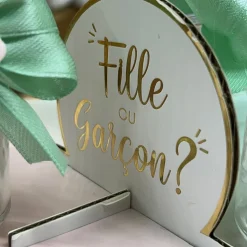 PRÉSENTOIR 3 ÉTAGES CARTON GENDER REVEAL 32CM