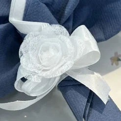 4 ROSES PAPIER SUR TIGE MÉTAL 4X7.5CM BLANC